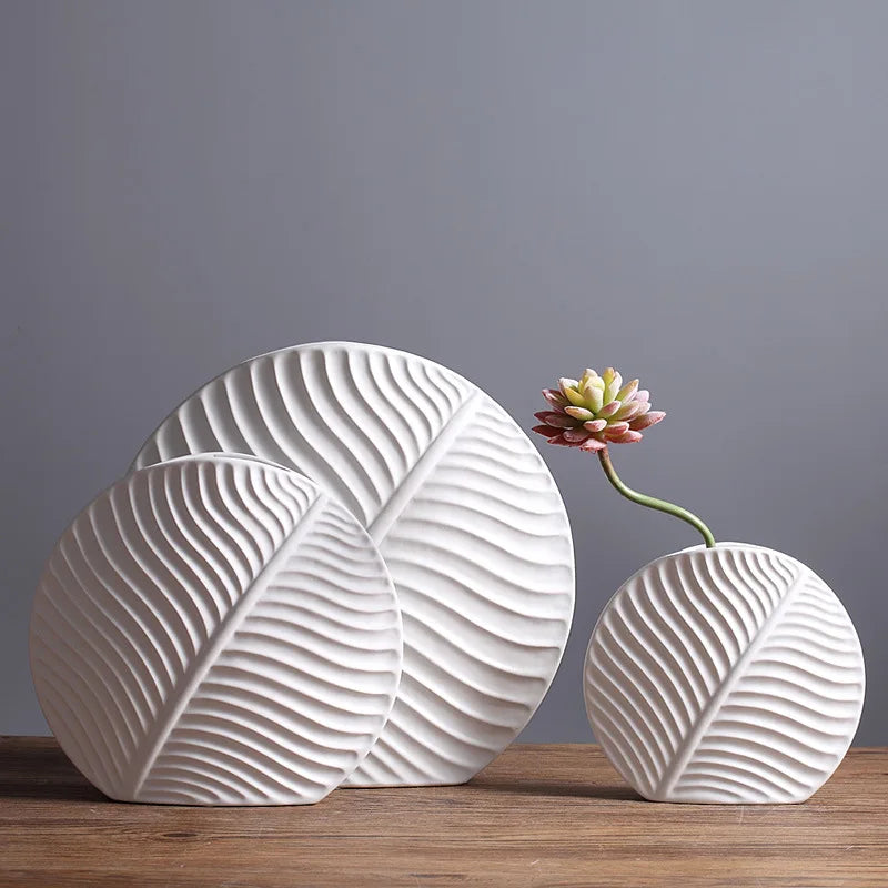 Modern INS White Ceramic Vase Set Delicate Round Leaf Decorated Vase Fashion Set Vase