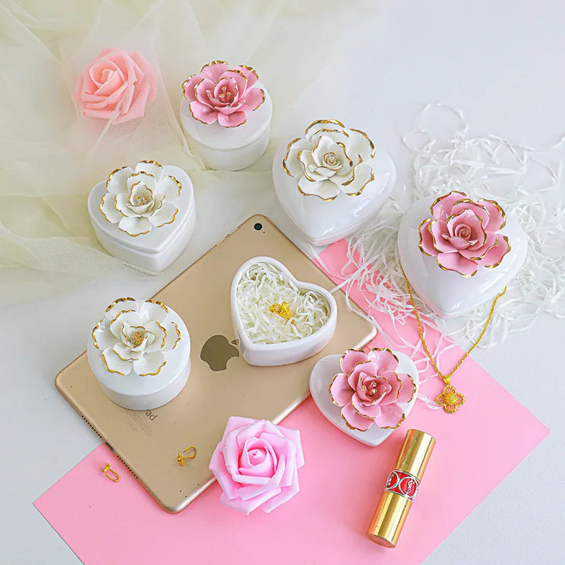 Nordic Style Small Ceramic Jewelry Storage Jar Hand-Painted Heart-Shaped Flowers with Lid Creative Pottery & Enamel Design