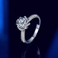 New Trendy Luxury White Gold Plated 925 Sterling Silver High Quality One Carat Moissanite Engagement Rings for Women