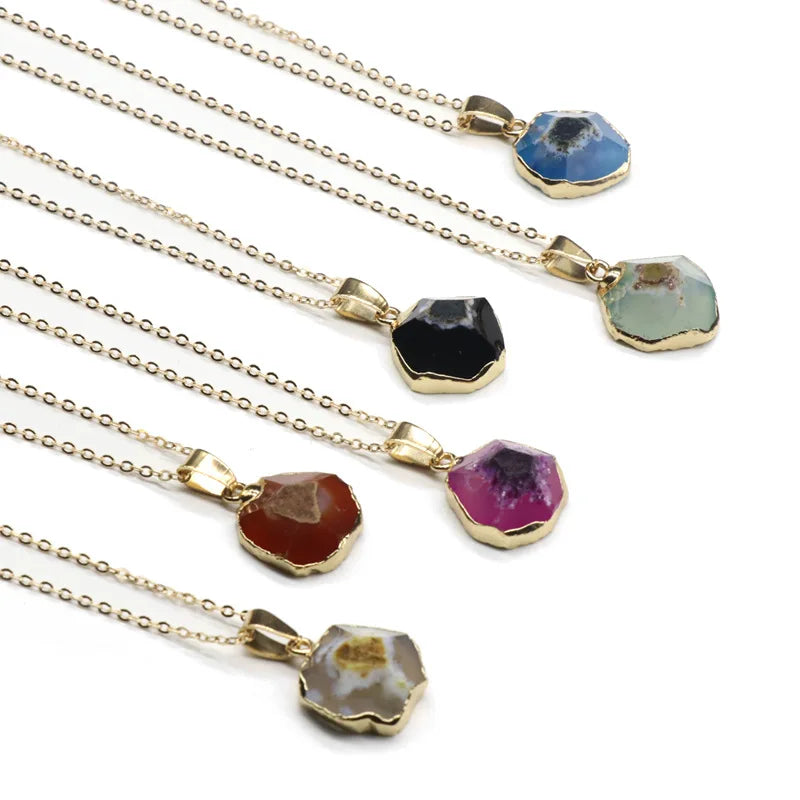 Natural Agate Stone Necklaces for Women Crystal Irregular Faceted Agate Pendant Necklace for Girls Birthday Gift