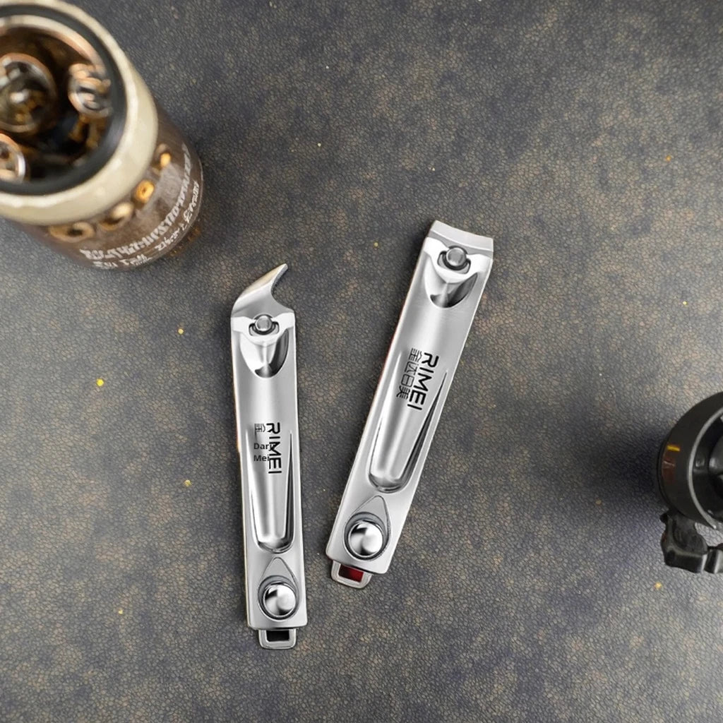Angled Nail Clippers Powerful Heavy Duty High Carbon Steel Adult Nail Clippers Pedicure Clippers with Slant Edge Metal Material