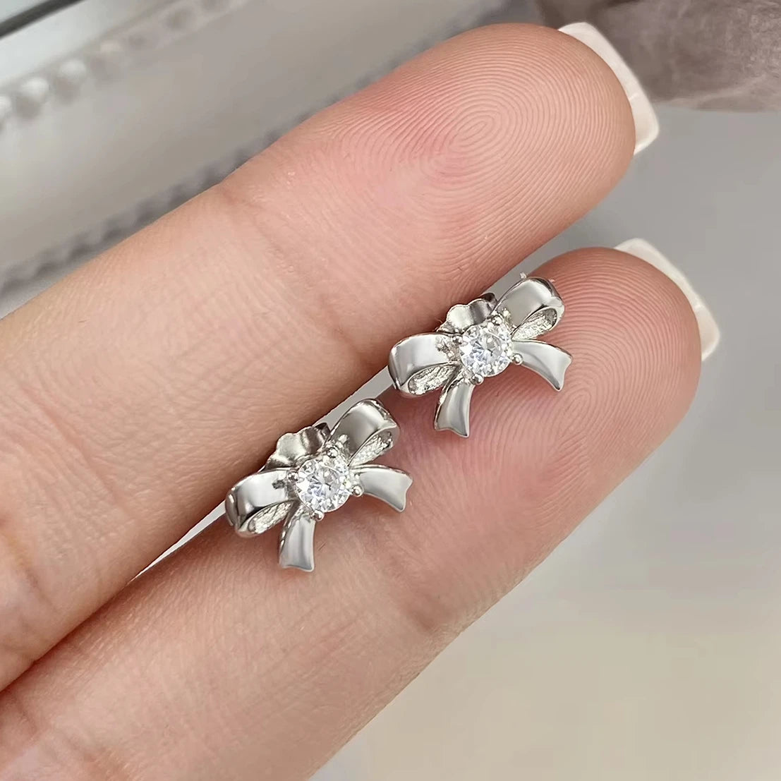 Fashion Summer 925 Silver Cute Earrings for Girls 5a Zircon White Gold Stud Earring Bow Earrings 925 Sterling Women