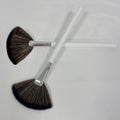 21cm Fluffy Thick Fan Brush for Facial Foam Cleaning Synthetic Fiber Super Soft Mini Spa Beauty Salon Esthetician Fan Brush
