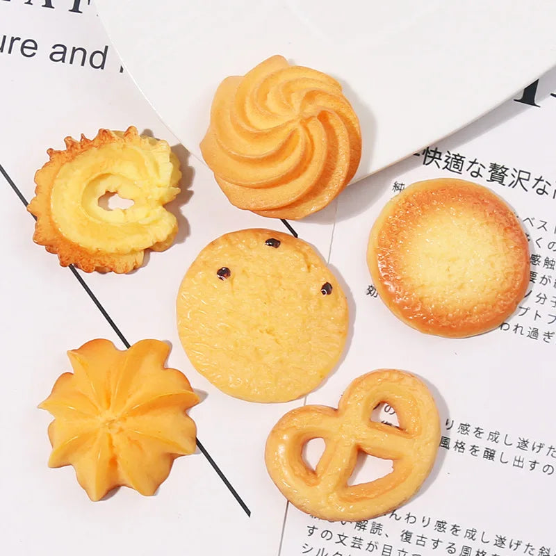 New Arrival Good Quality Flat Back Artificial Large Biscuit Design Resin Cabochon Food Charms for Keychain