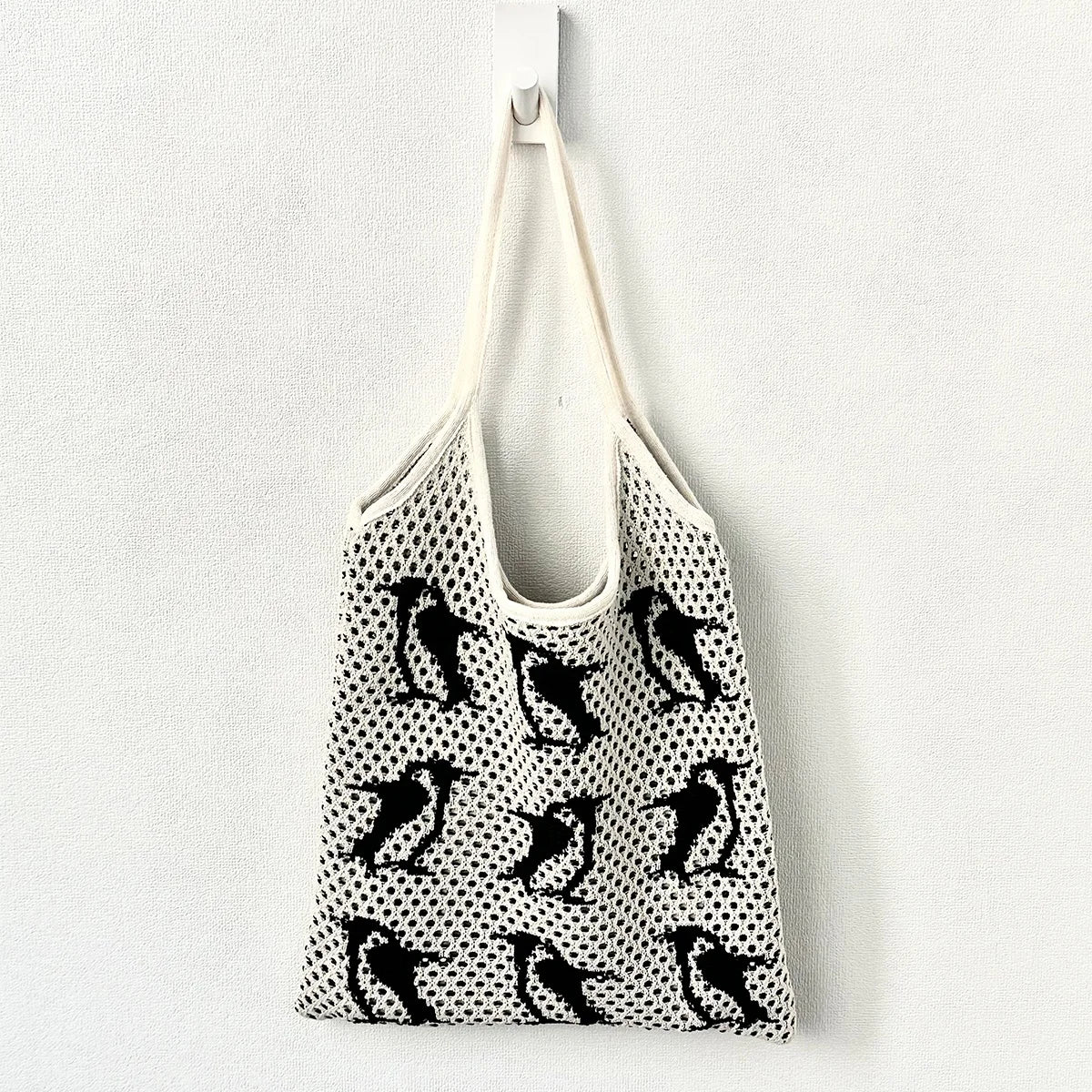 2023 New Design Crochet Mesh Beach Tote Bags Cute Penguin Cartoon Polyester Knitted Portable for Female