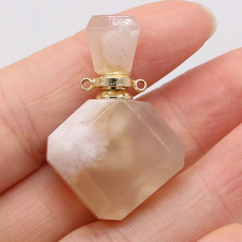 Hongzhuo Crystal Stone Healing Diamond Shape Cherry Blossoms Essential Oil Bottle Aromatherapy Perfume Bottle Necklace