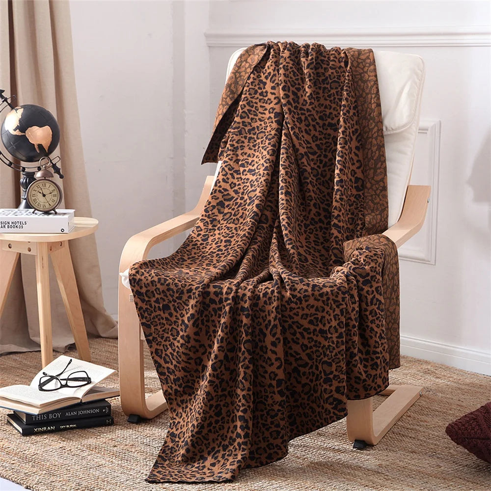 Bw Wholesale Fashion 100% Cotton Knitted Leopard Jacquard Throw Blanket for Sofa
