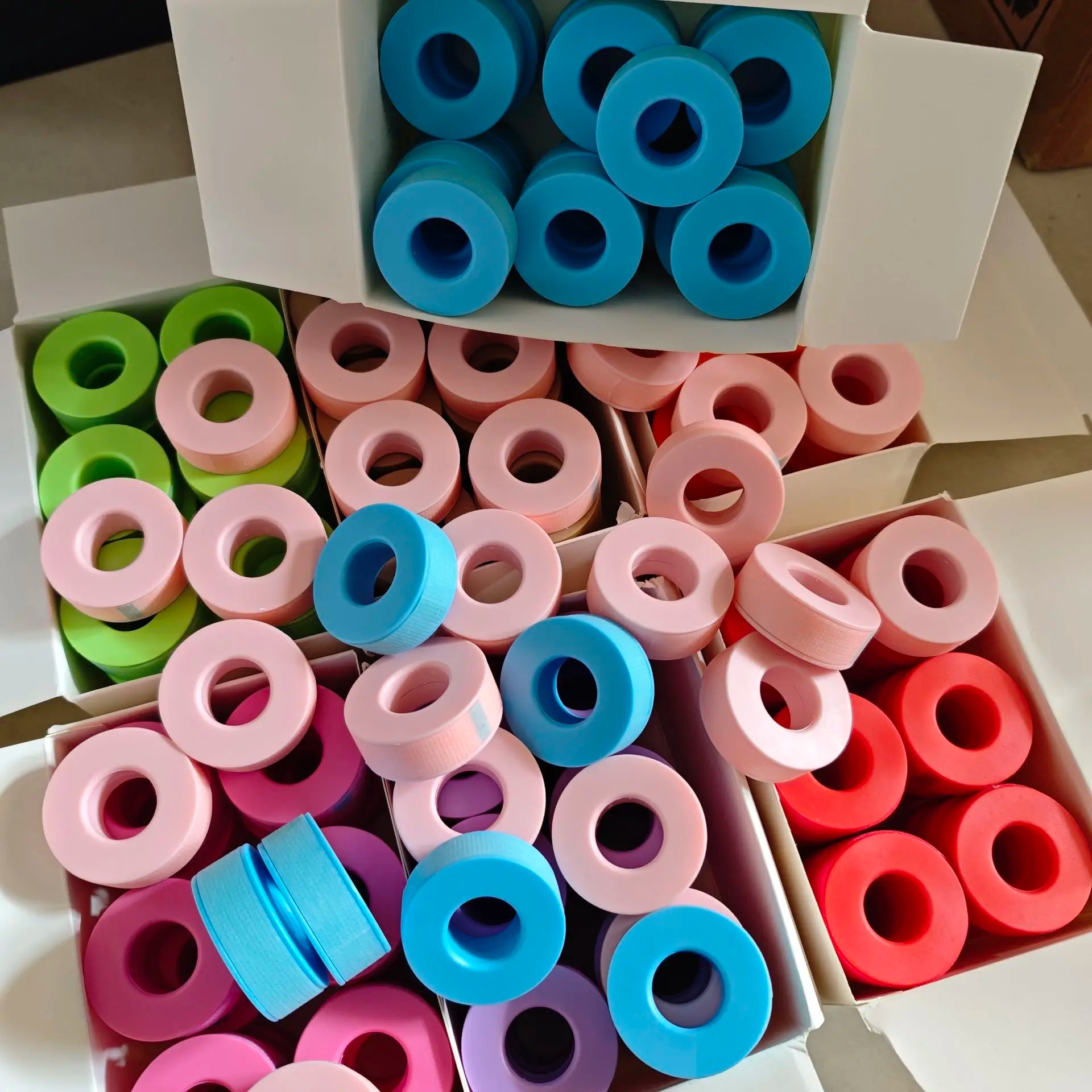 Custom logo Colorful Blue Black Eyelash Tape Hot Pink Sensitive Skin Tape Silicon Gel Lash Tape for Eyelash Extension