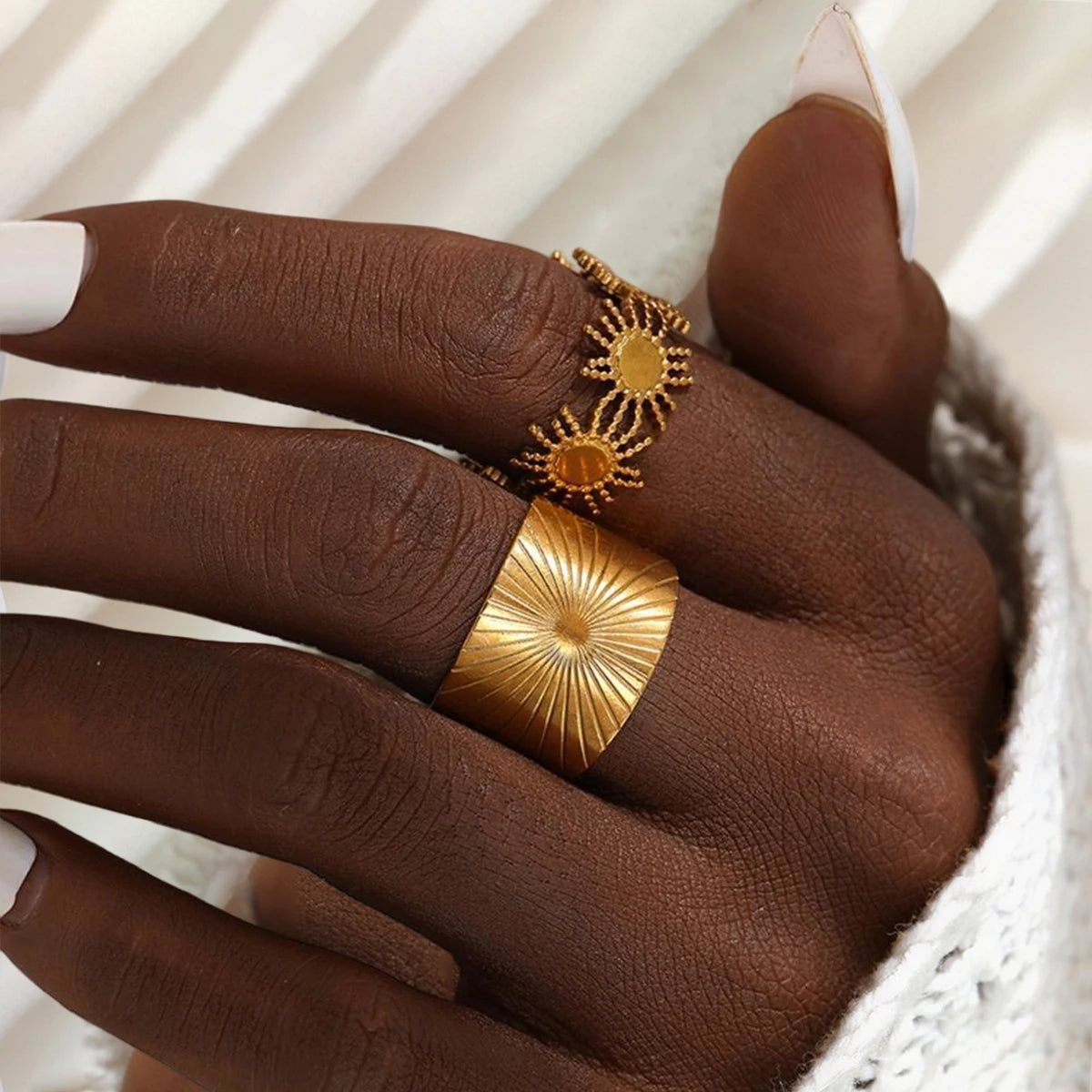 2 Pcs/Sets Waterproof Stainless Steel Sunshine Rings for Women Trendy Ladies Open Adjustable Finger Ring Fashion Jewelry on Hand