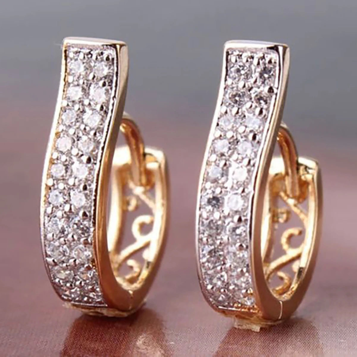 Huitan Luxury Flower Pattern Hollow Design Dazzling Zircon Circle Earring for Women Wedding Gold Plated CZ Hoop Earrings Jewelry