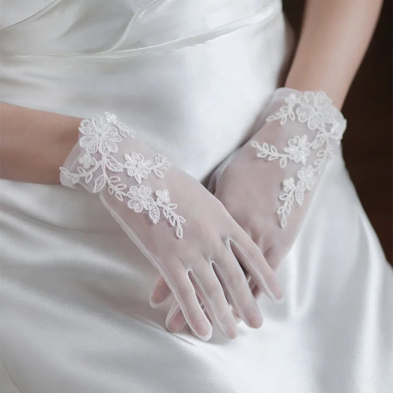 Lace Embroidered Flowers Silk Gloves Short Mest Bridal Wedding Accessories Bridesmaid Gift