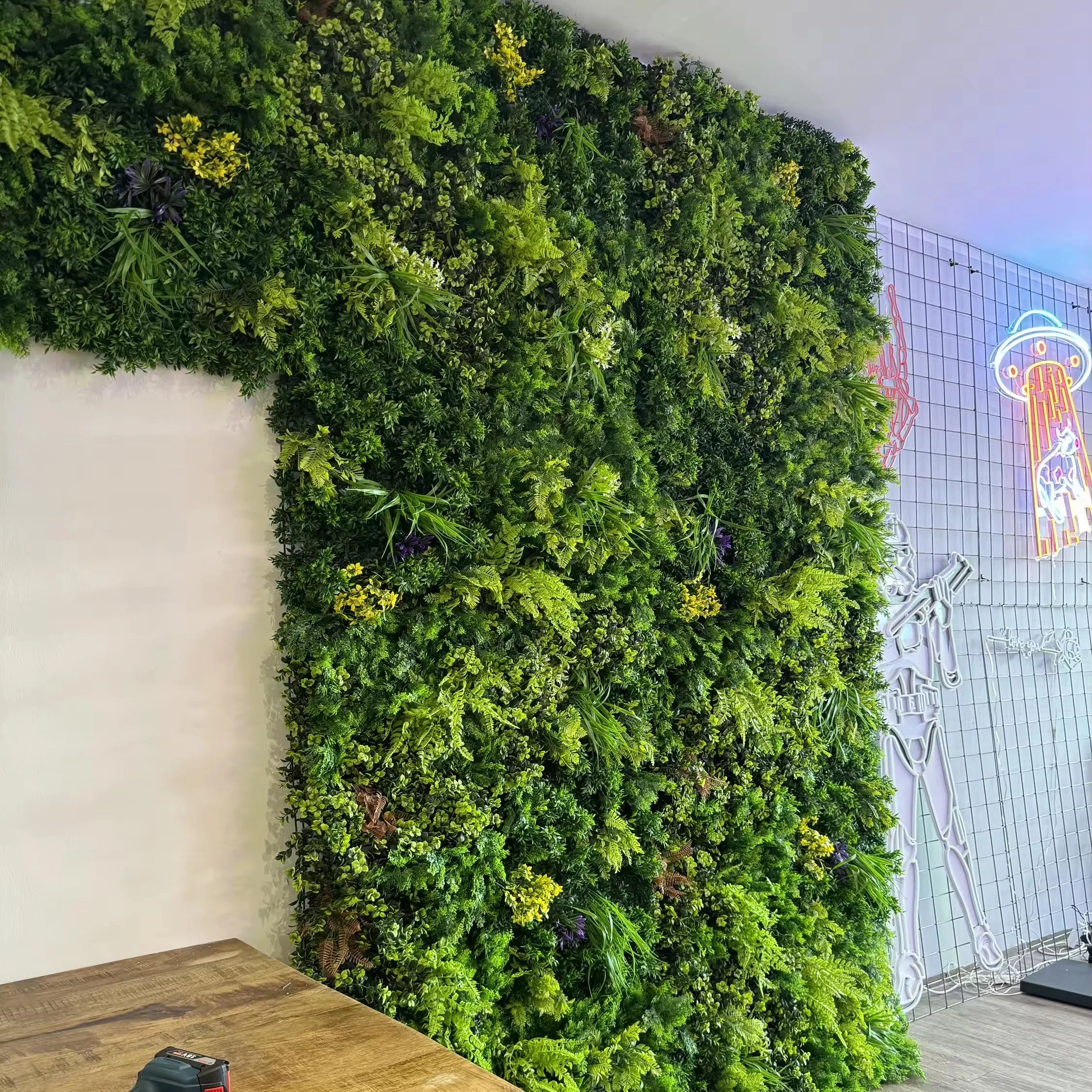 50cm 100cm Indoor Outdoor Anti-uv Fastness Cartoon Background Artificial Plant Grass Wall Panel for Office Shop Mall Decoration