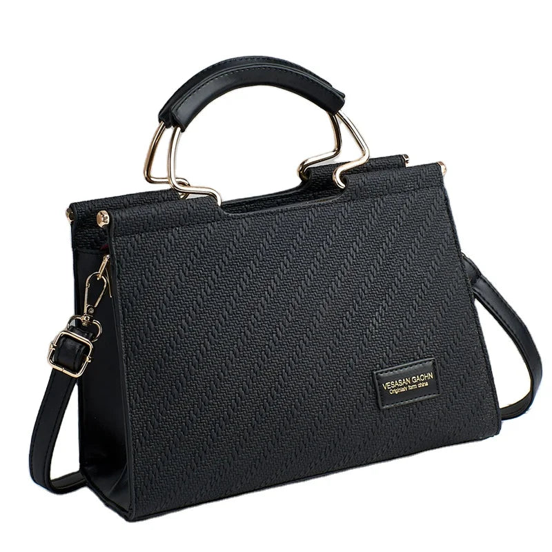 2022 New Classic Simple Women's Shoulder Bag Large Capacity Cheap Beautiful Messenger Bag Design Handbag