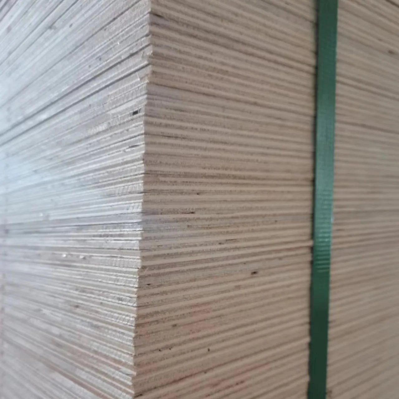 Manufacturer's In-stock Eco-Friendly E0 Film Faced Plywood Fireproof Multi-layer Flame-retardant Wood Boards for Villa Use