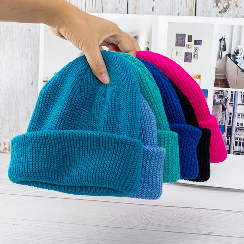 Wholesale Custom Embroidered Winter Beanie Hat for Women Knitted Blank Beanie in Plaid for Beach and Travel Various Colors