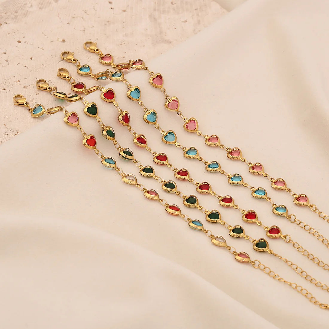 Elegant Glass Heart-Shaped Bracelet Vibrant Colorful Beaded Jewelry Gold Stainless Steel Bracelet Ideal for Daily Wear & Gifting