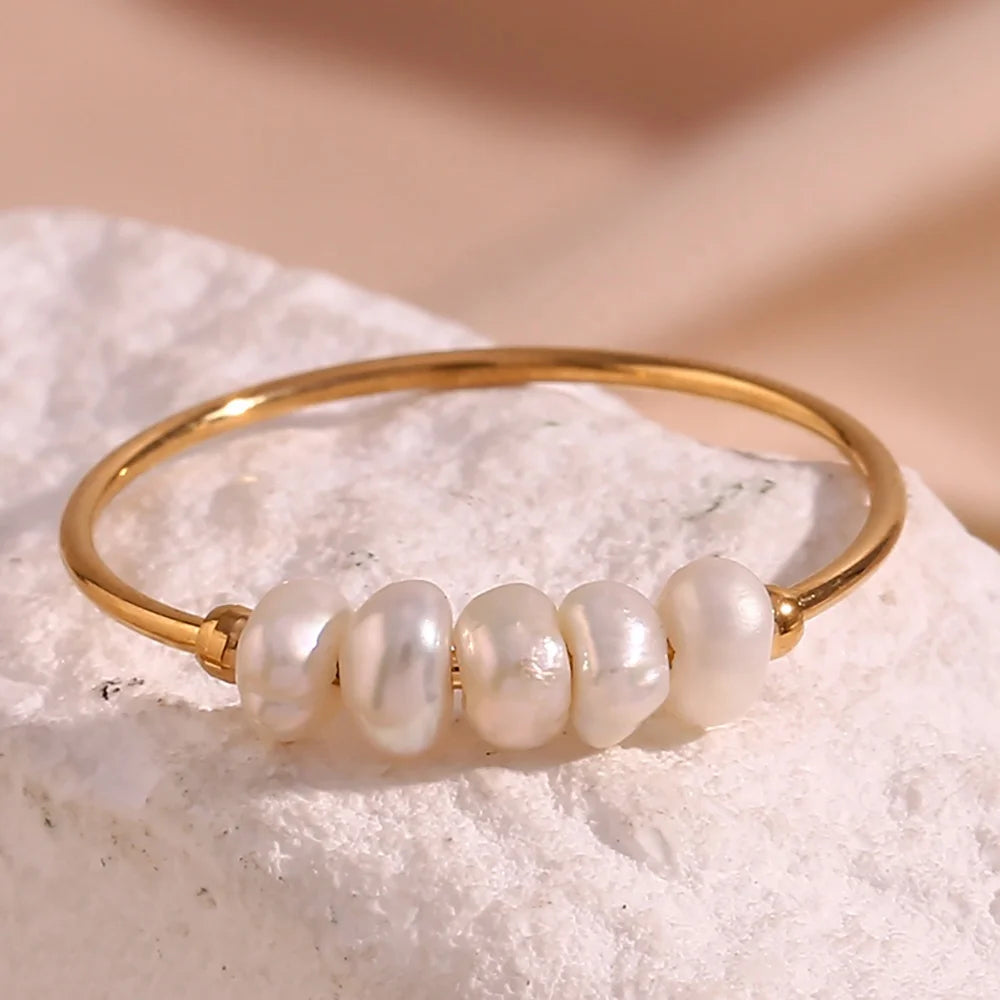 Dainty European and American fashion Fresh Water Pearl Stainless Steel Ring 18k Gold Plated Pearl Rings for Women