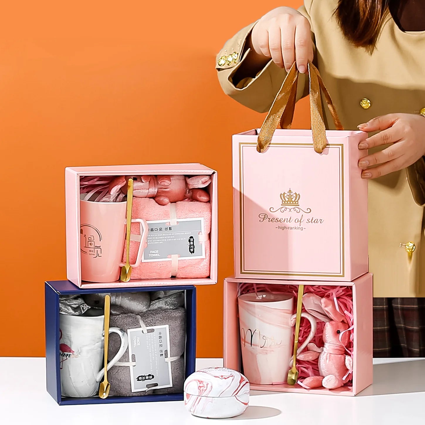 Ladies Birthday Gift Set Promotional Custom Mug Innovation Lovely Ceramic Cup Towel Wedding Gift for Guests Souvenir Items/