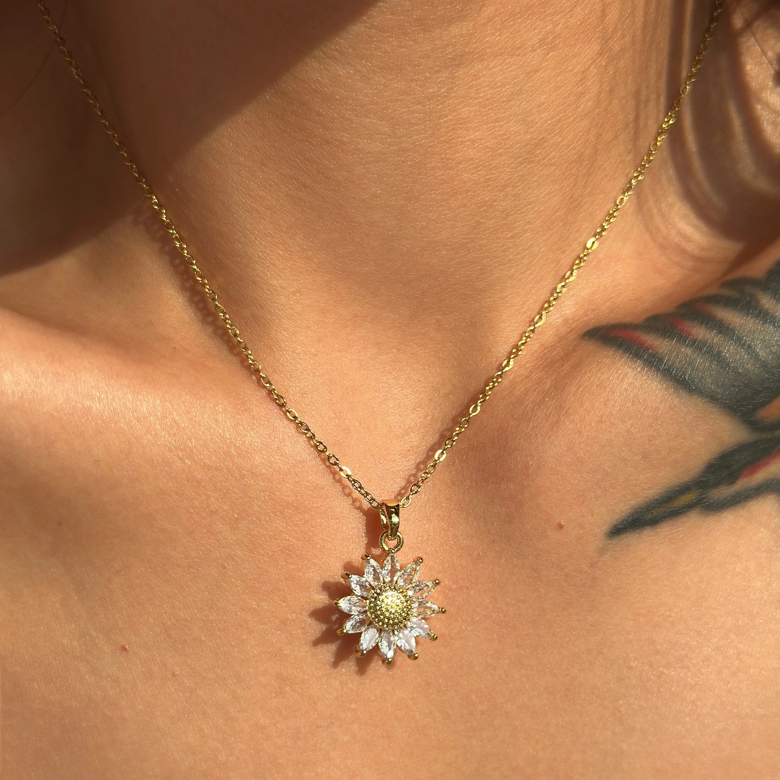 2026 Dazan New 18k Gold Plated Tarnish Free Stainless Steel Polished Vintage Sunflower Zircon Pendant Necklace for Women