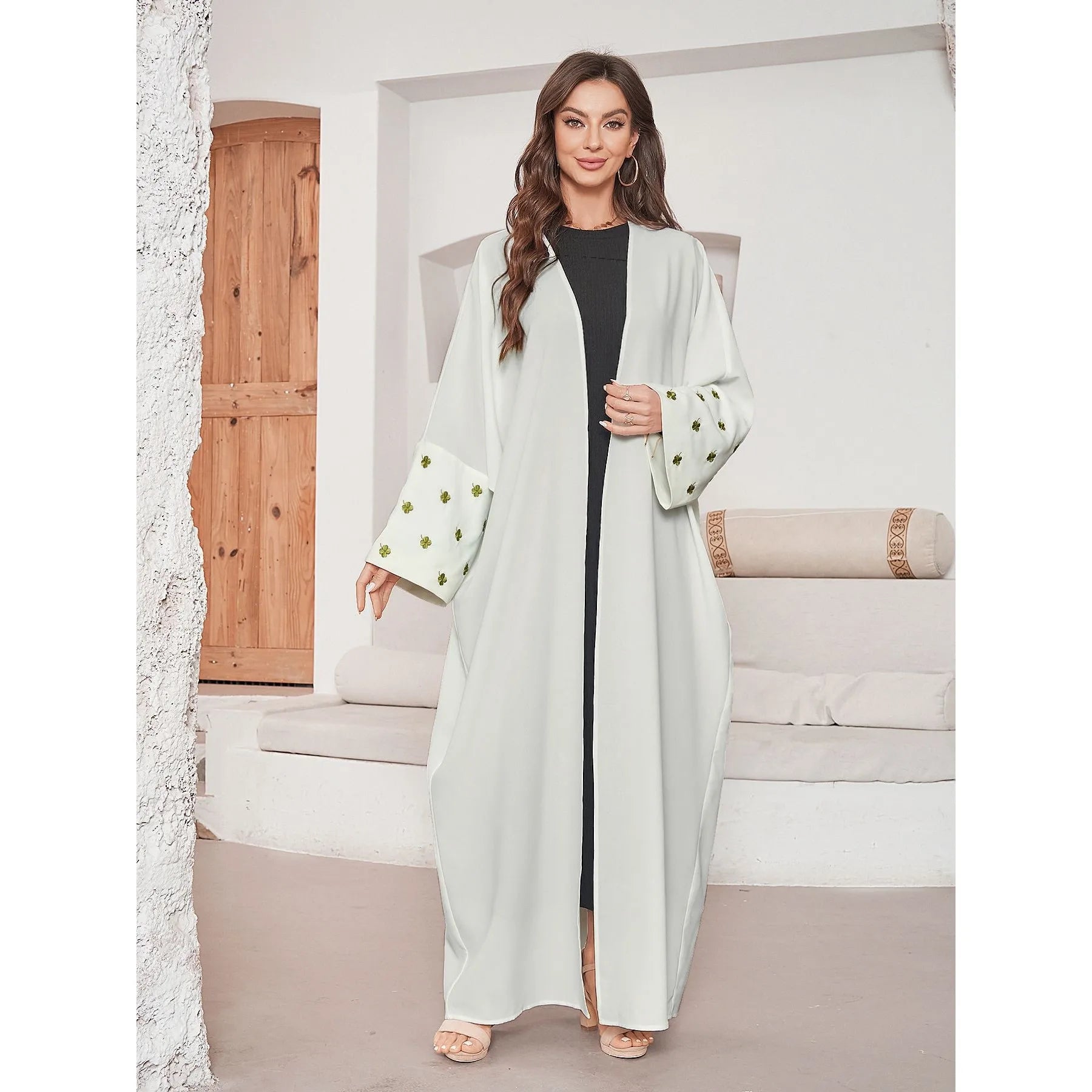 Hot Selling Batwing Sleeve White Maxi Robe Embroidered Muslim Women Open Abaya