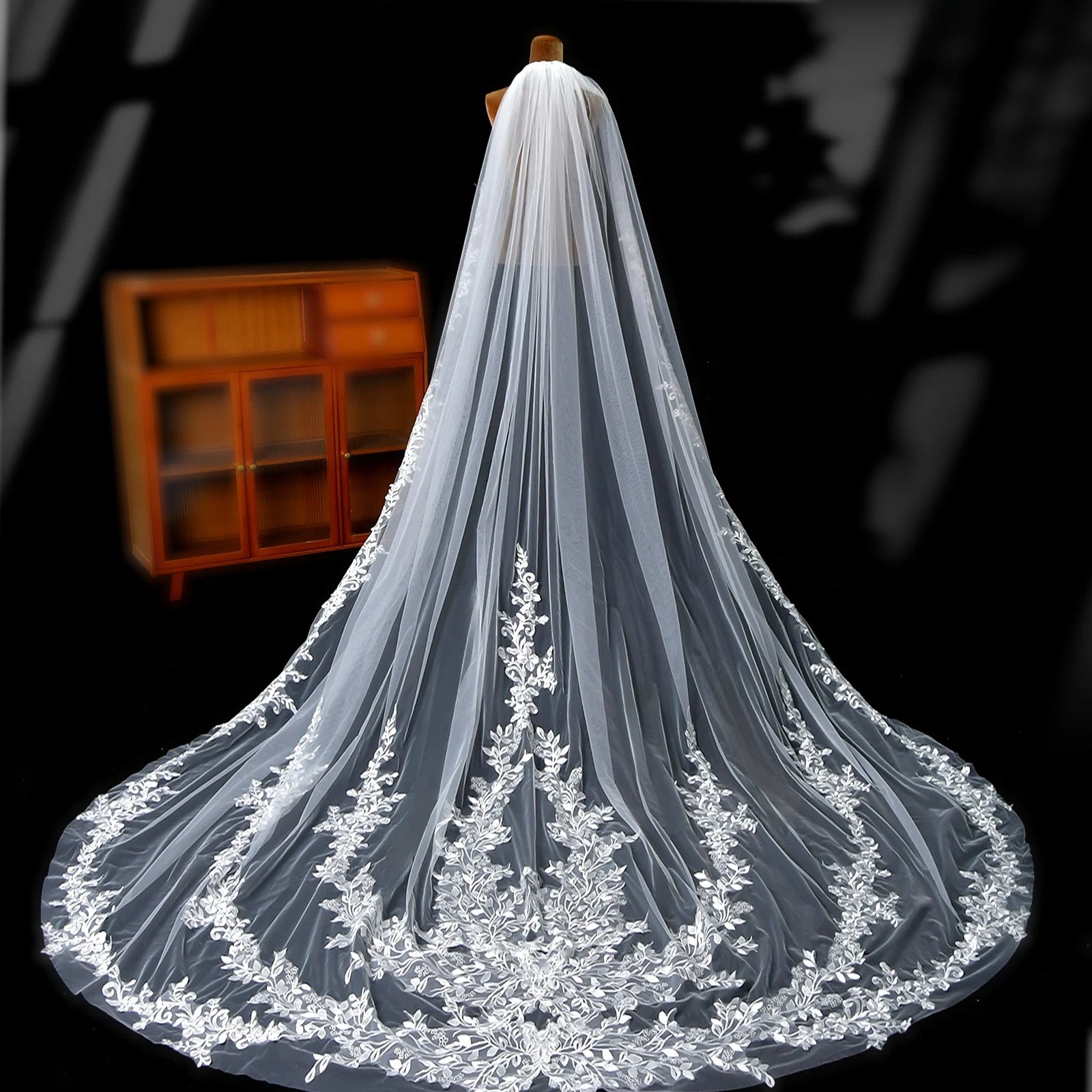 YouLaPan V222 Fashion Girls Long Bridal Veil Handmade Embroidered Lace 3M Length 3M Wide Cathedral Wedding Veil
