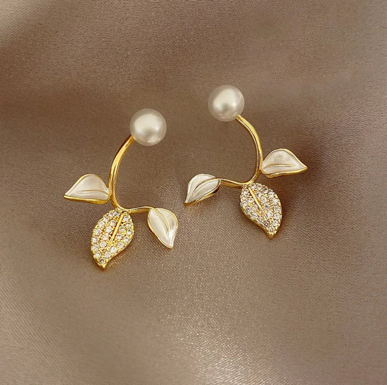 Retro Temperament Personality Leaf Pearl Earrings Rhinestone Crystal Stud Earring for Women