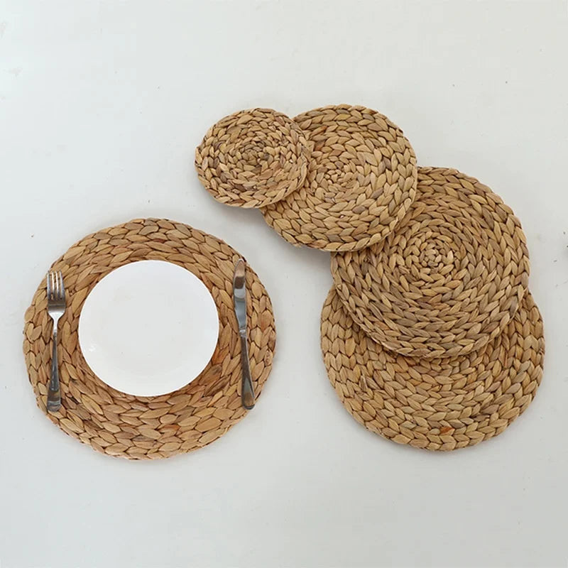 Bohemian Hand-Woven Straw Mats Eco-Friendly Heat Resistant 30cm Diameter Pastoral Tea Cup Food Bowl Place-Mats for Dining Coffee