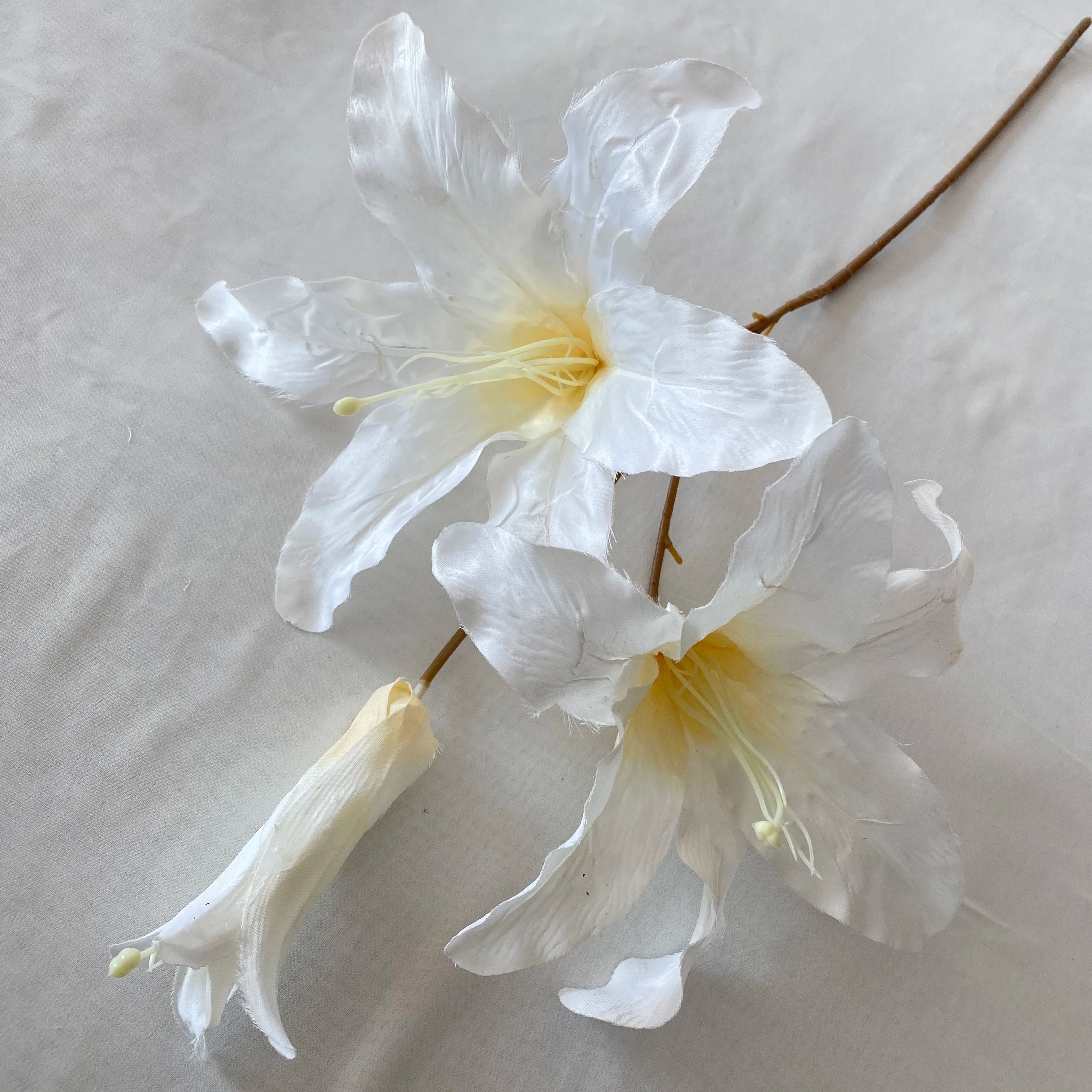 Multicolor-white Modern Style Artificial Flower Wedding Decoration Long Branch Wedding Carton Package Professional Easter Rose