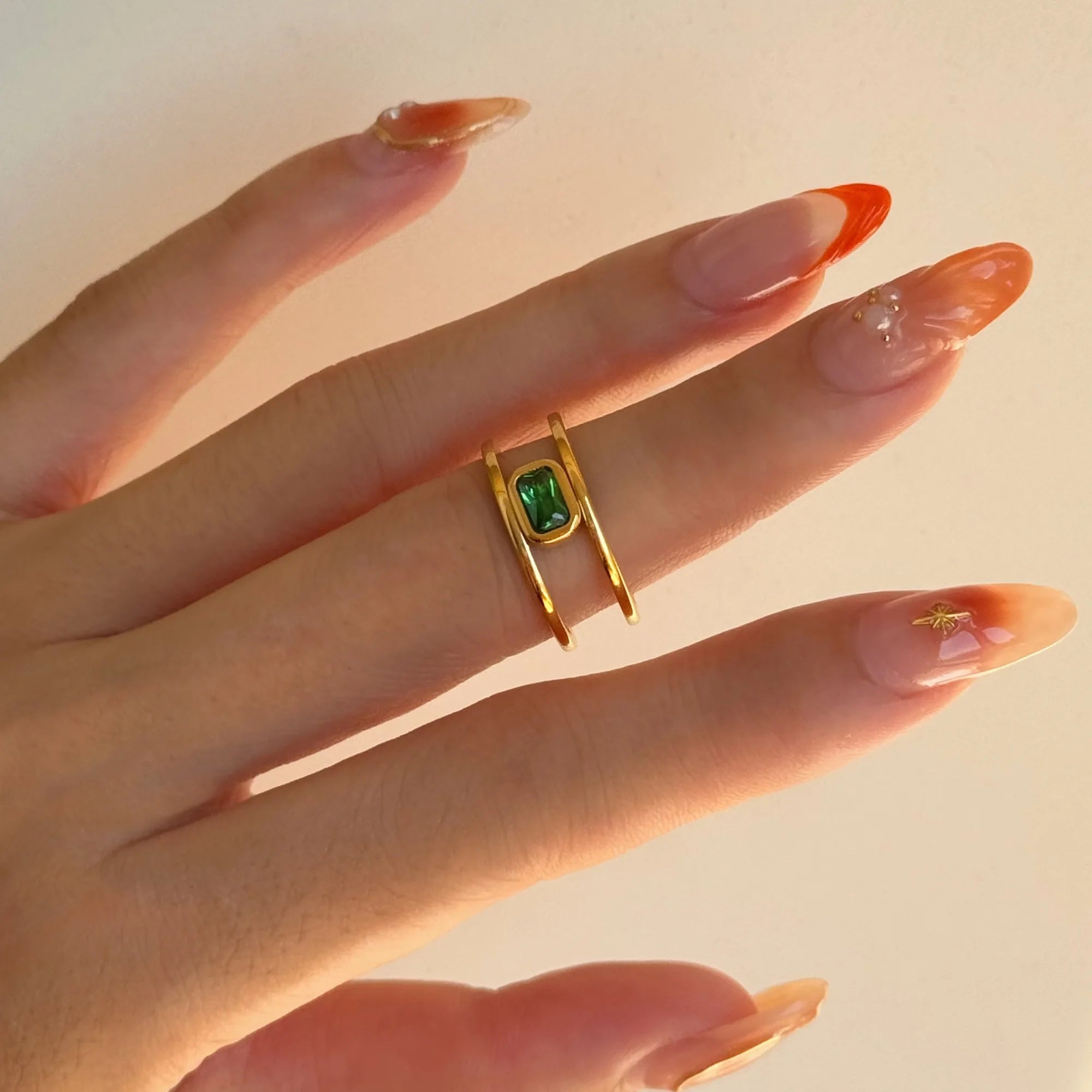 Dazan New HOT INS Trendy 18k PVD Gold Plated Stainless Steel Vintage Polished Square Green Zircon Tiny Double Lady Ring