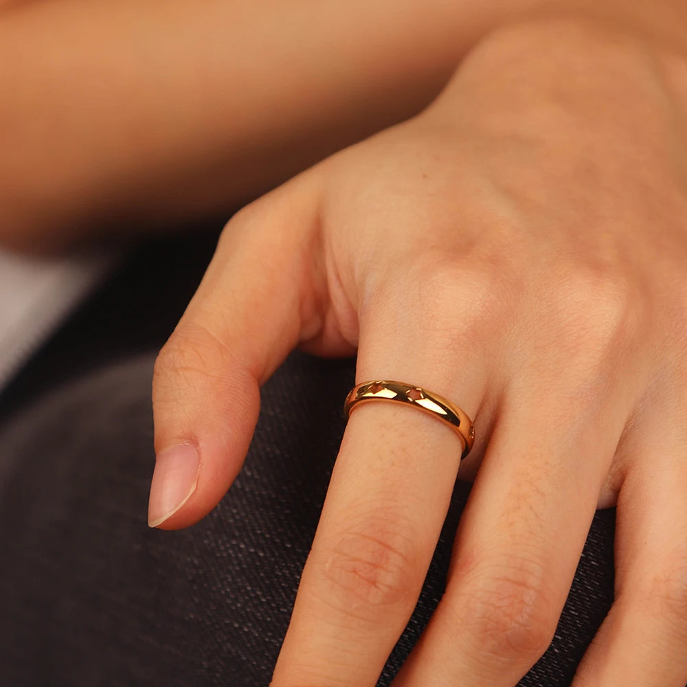 Chris April Fashion Jewelry PVD Gold Plated 316L Stainless Steel Water Proof Carved Hollow-out Stars Knockle Ring