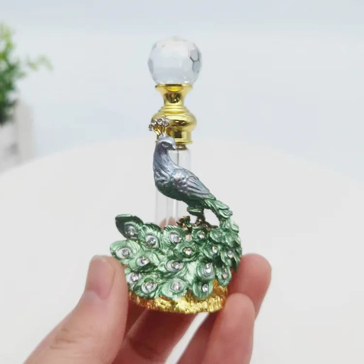 4ml Luxury Embroidery Gem Decoration Dubai Glass Perfume Bottle with Glass Top Gold Green Gem Decoration Perfume Bottle