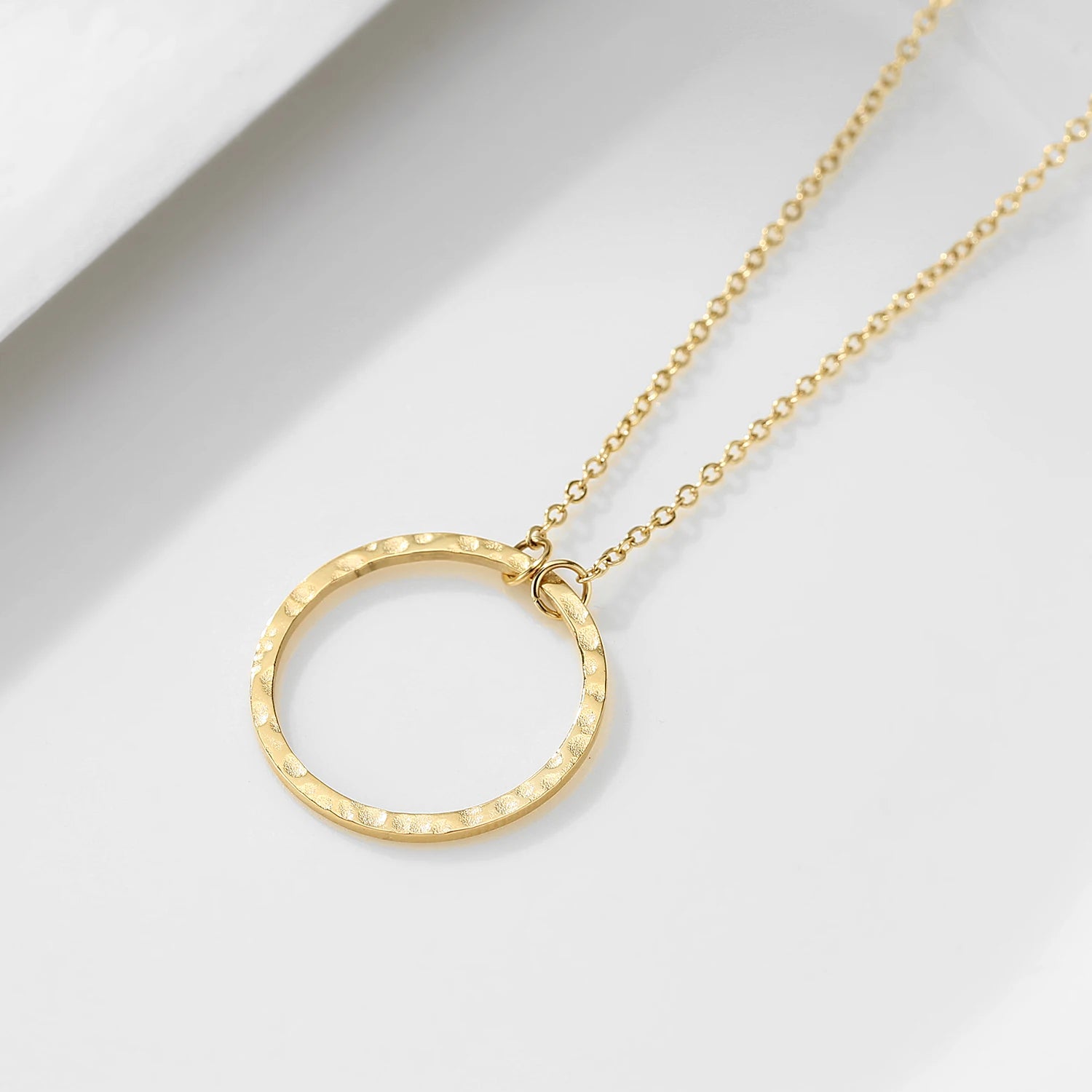 EManco Minimal Stainless Steel Round Pendant Personality Accessories Necklace Ladies Collarbone Chain