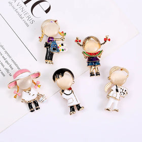 Creative Alloy Cartoon Character Brooches Sweet Style for Women Men Children for Wedding Party Engagement Gifts