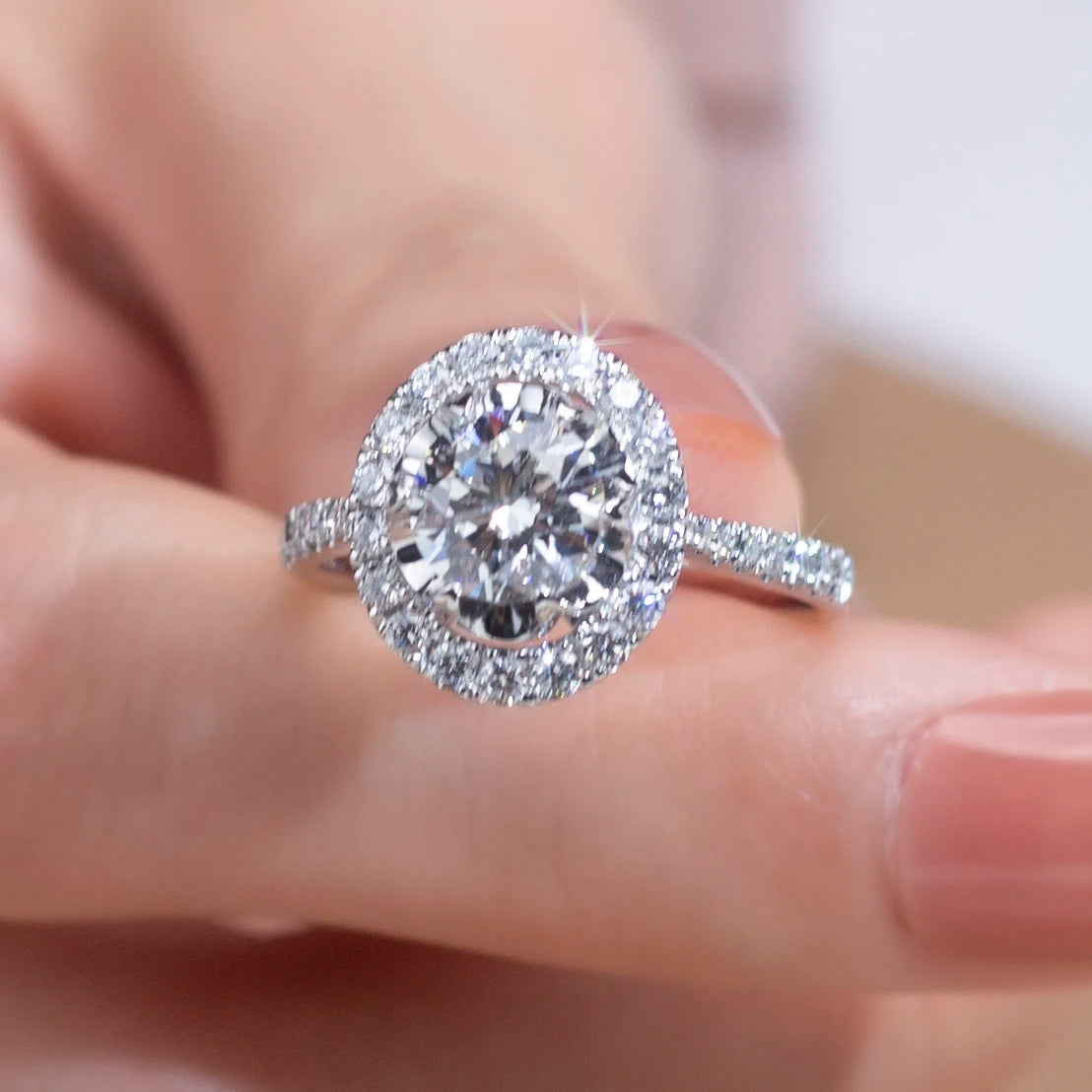 Messi Gems MSR-1024 PT950 Halo Ring 1ct D VS1 Round Shape Lab Grown Diamond Ring