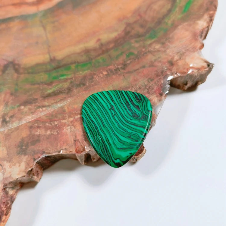 Hongzhuo Hot Sell Factory Specialized Semi-Precious Stone Customized Engraved Logo Malachite Guitar Accessories Picks