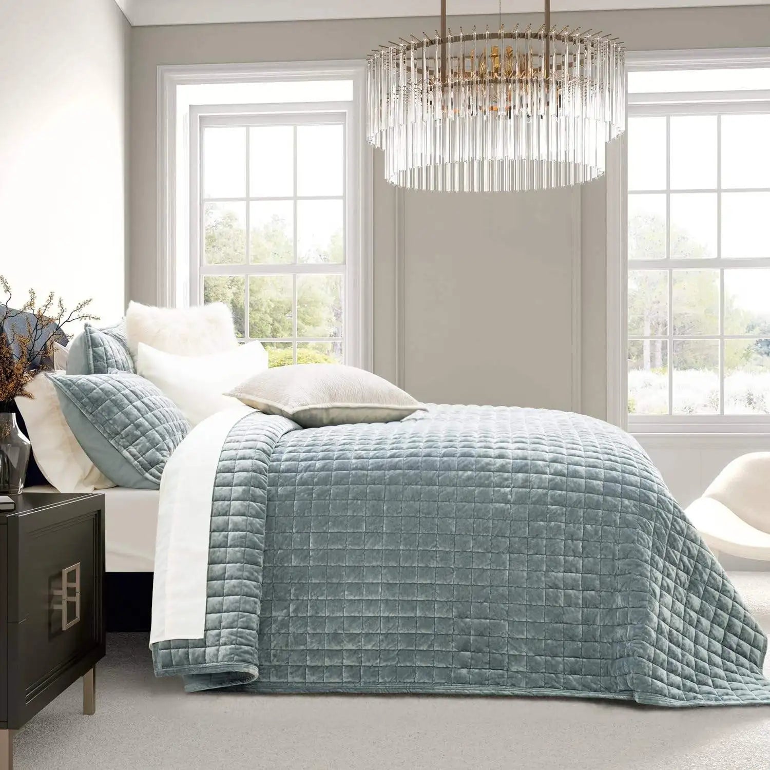 Factory Spot Supply Durable Pure Solid Decorative Three-pieces Lightweight Soft Bedspread Quilt Set