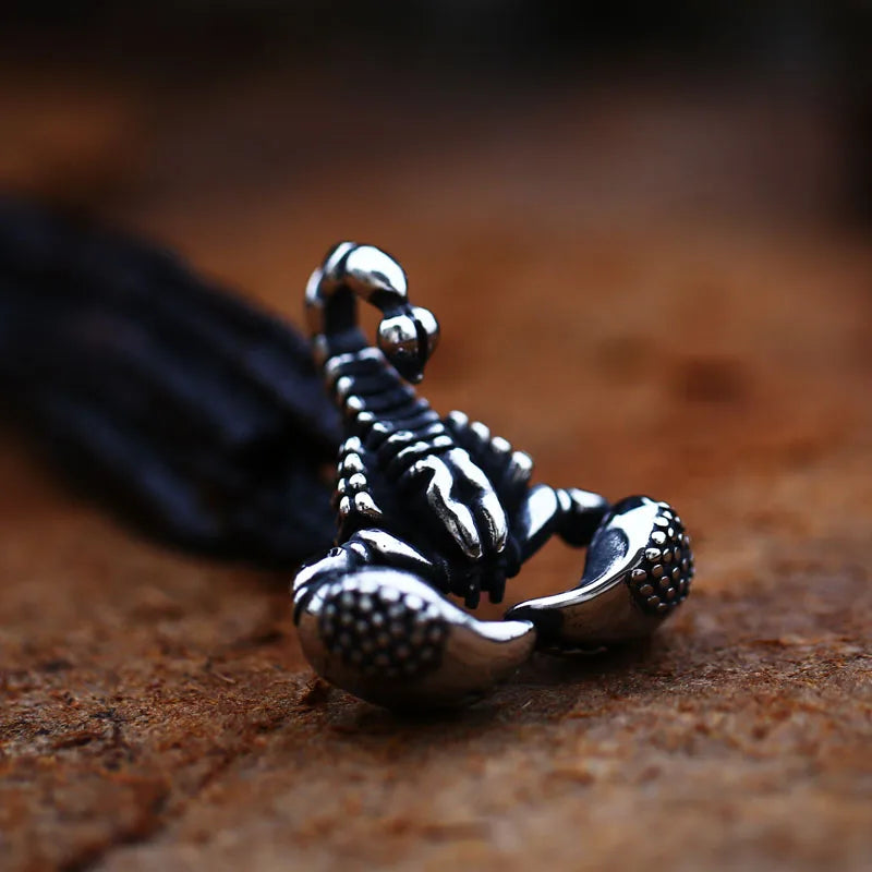 SS8-230P Steel Soldier Punk Style Scorpion Feather Animal Stainless Steel Chain Necklace Vintage Women Men Pendant Jewelry