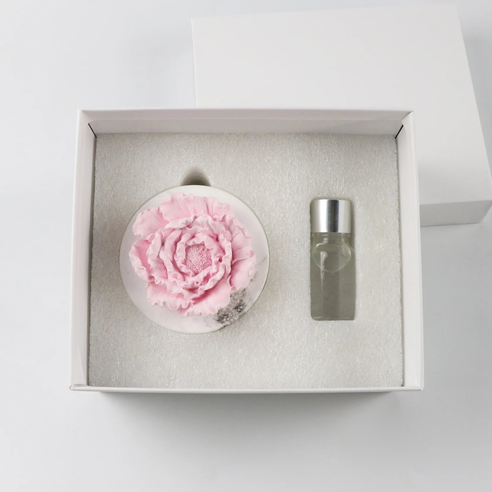 Wholesale Stocked Home Decoration Scented Ceramic Aromatherapy Air Freshener Porcelain Flower Fragrance Essential Oil Diffuser