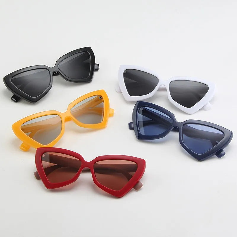 Hot Sale Retro Triangle Cat Eye Frame Trendy Ladies Sunglasses Plastic Uv400 Glasses