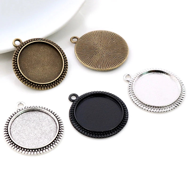 20mm Inner Size Antique Silver Plated Bronze Rhodium Black 4 Colors Classic Style Cabochon Base Setting Charms Pendant
