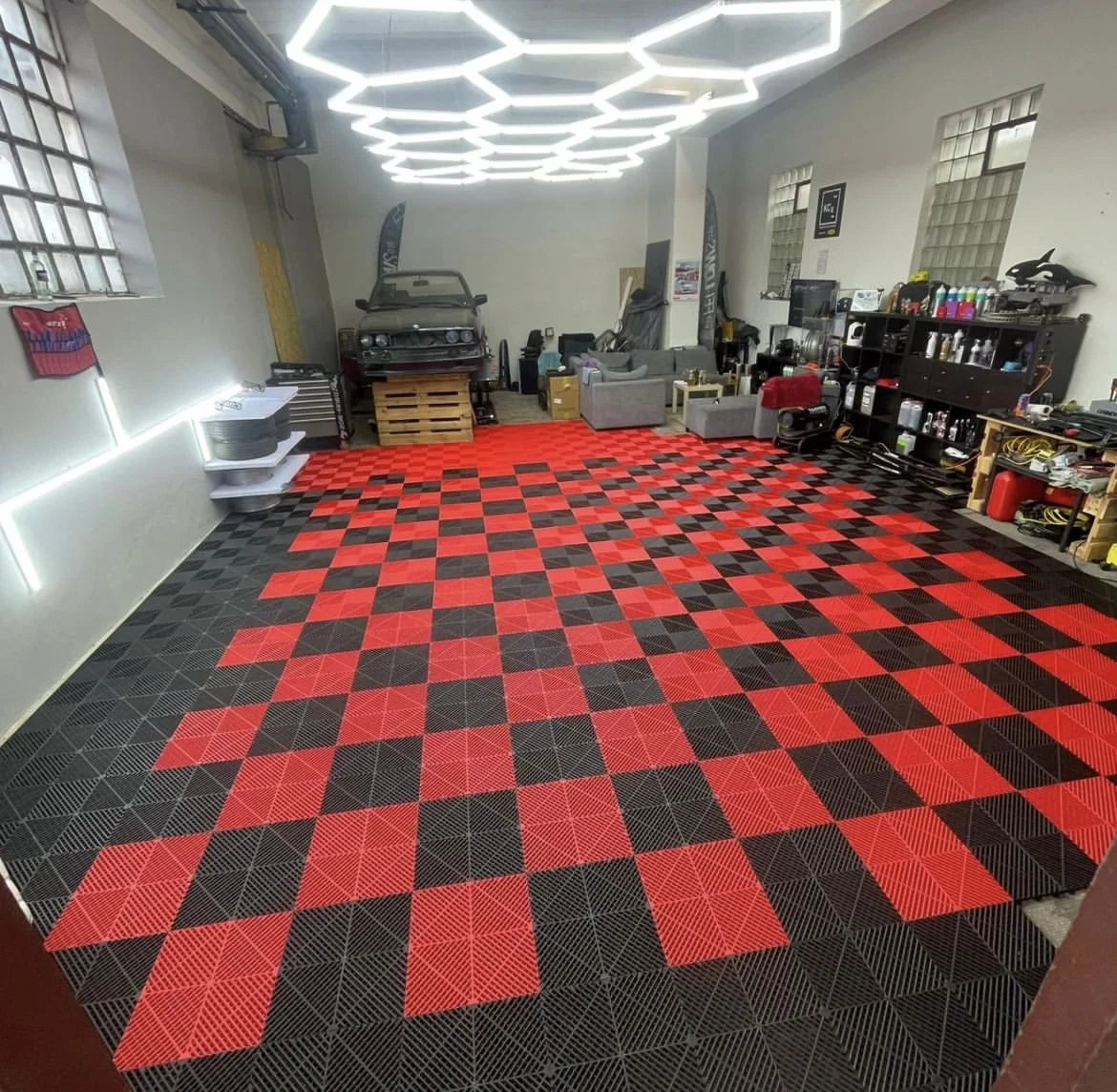Hot Sale Car Wash Garage Floor Tiles Easy Click Interlocking Installation Vinyl Flooring for Villas Graphic Design Solution for