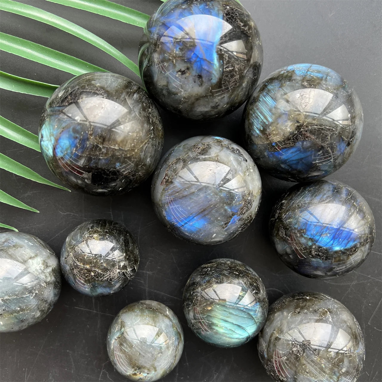 Natural Crystals Sphere Healing Stones Crystal Craft 4-5.5 CM Labradorite Crystal Ball