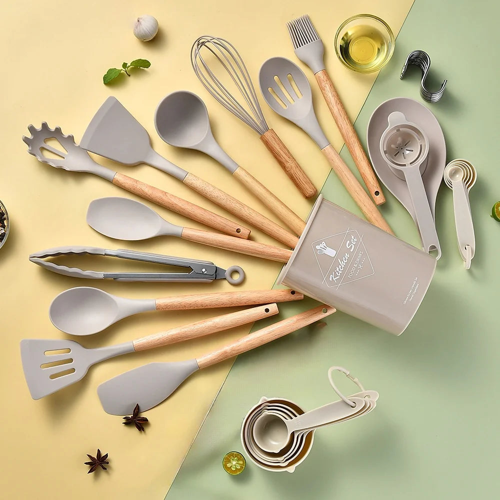 YJ Wonderful Custom 34-Piece Silicone Kitchenware Set with Wooden Handle Sustainable Measuring Cups and Spoons Cooking Tools