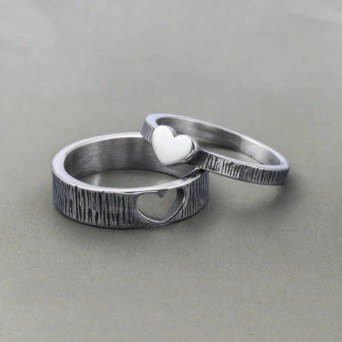 Wholesale Customized Stainless Steel Heart-shaped Couple Rings Fashionable Retro Style Engagement Matching Rings Jewelry Gifts