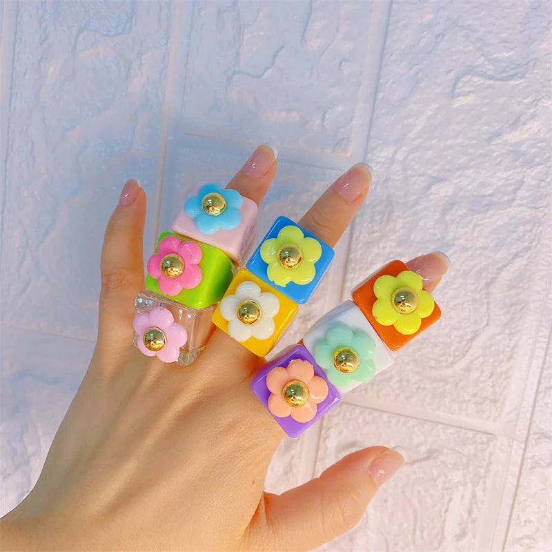 New Resin Small Flower Golden Bean Sweet and Cute Girl Ring Ins Net Red square Geometric Ring