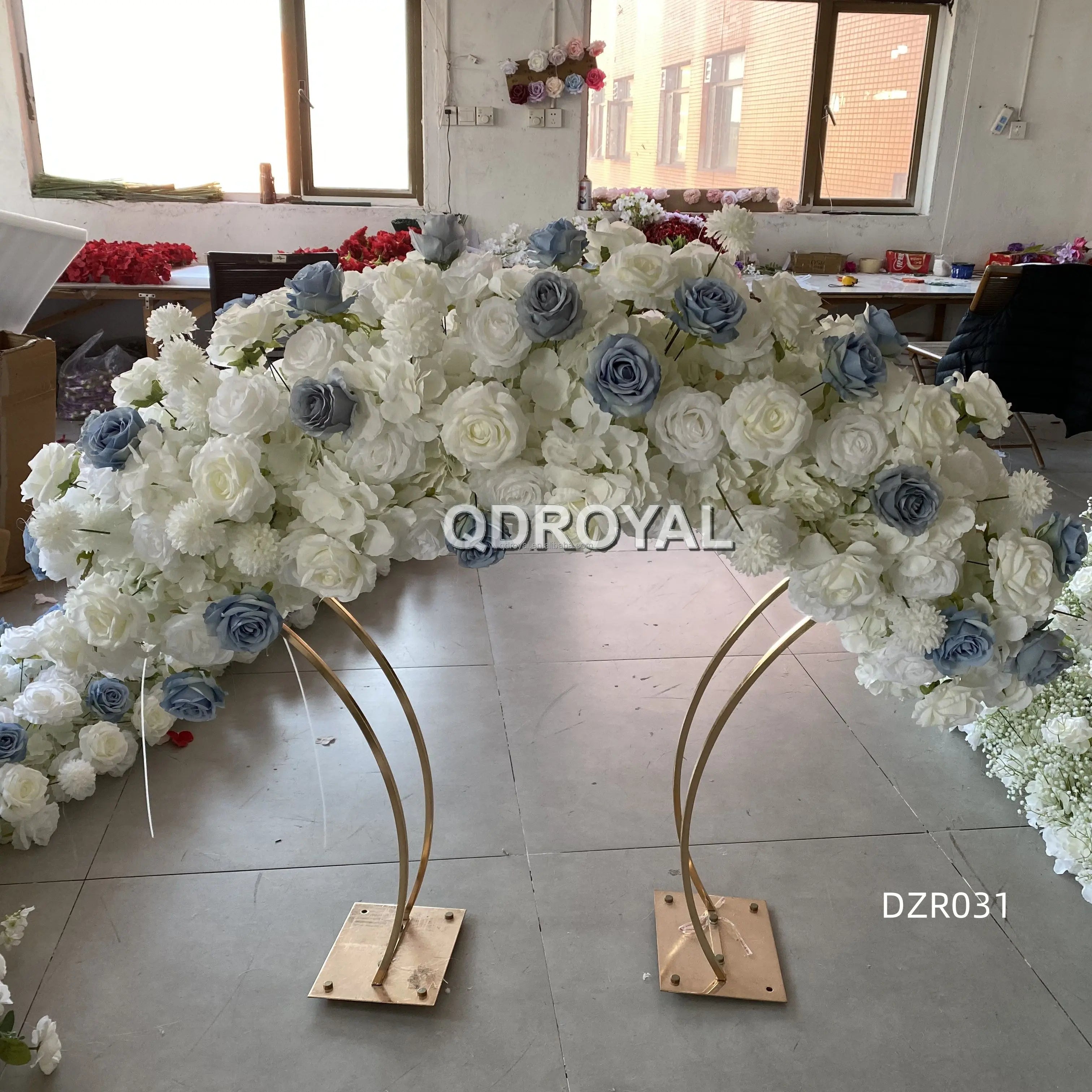 Hot Selling Modern Style Garland Flower Arrangement Table Runners Wedding Artificial Pink Flowers Runner Table Decoration