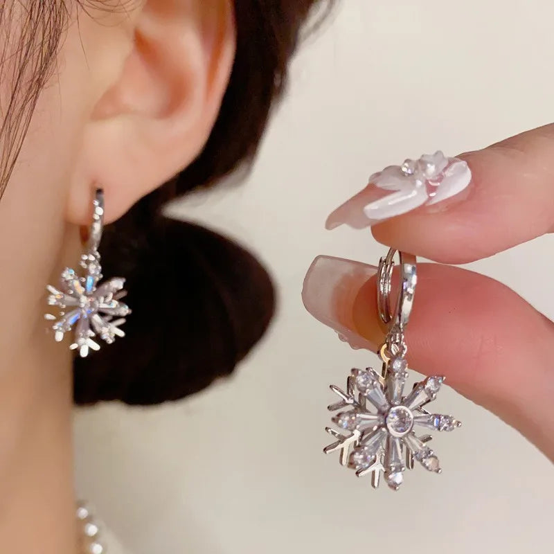 New Trendy Christian Copper Hoop Earrings Gold Plated Bling Zircon Snowflake Pendant Exquisite Silver Jewelry Christmas Gift