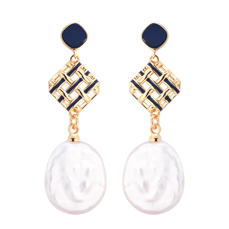 Wholesale 18K Gold-plated Retro Baroque Earrings Natural Freshwater Pearl Earrings for Women