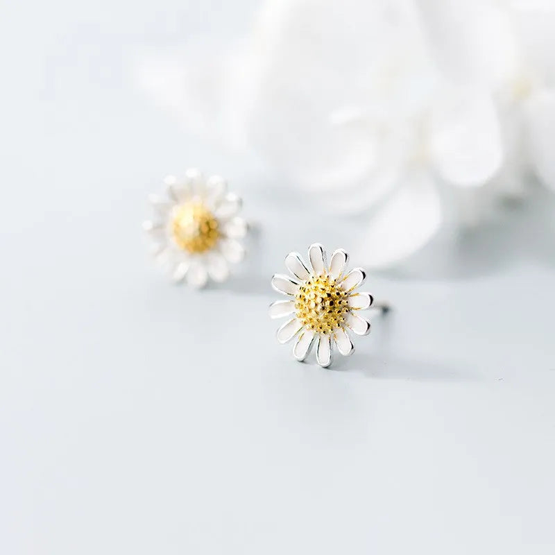 925 Sterling Silver White Daisy Flower Shape Ear Stud Earrings Dainty Fashion Jewelry for Women