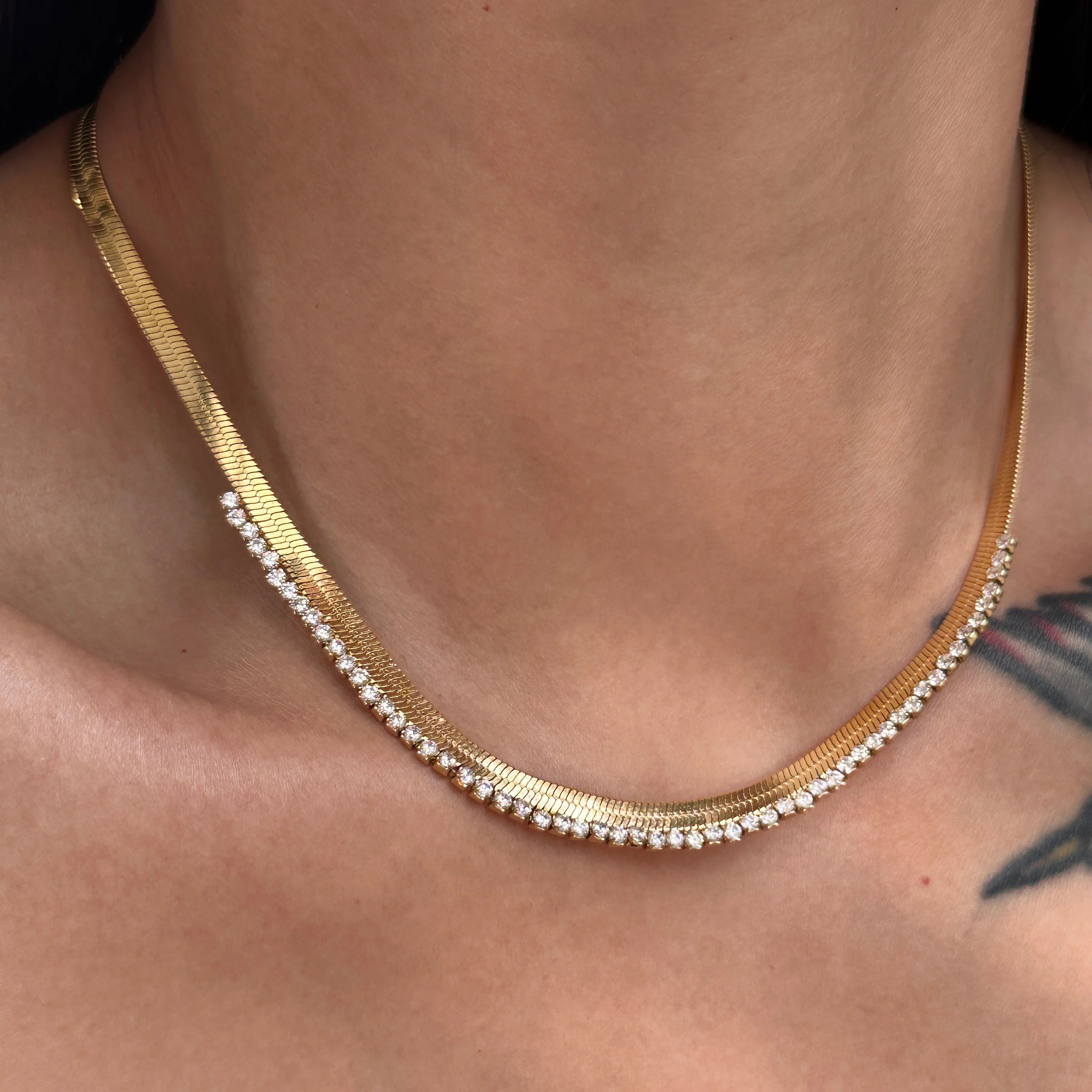 2023 Dazan Autumn Winter Hot New 18k Pvd Gold Plated Stainless Steel Polished 5a Zircon Lady Fringe Blade Herringbone Necklace